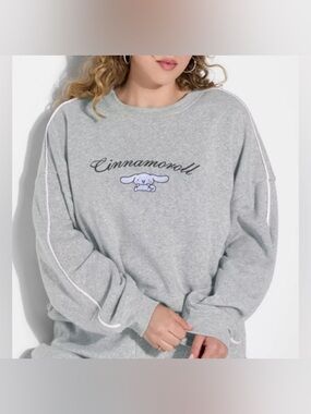 Women's Cinnamoroll Bubble Hem Graphic Sweatshirt Light Gray XL New with tags
